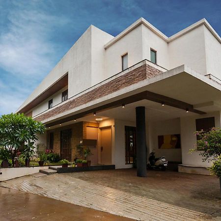 Villa 41 By Stayvista - A Chic Retreat With A Pool, Poker Table, And A Theater Room Lonavala Exterior photo