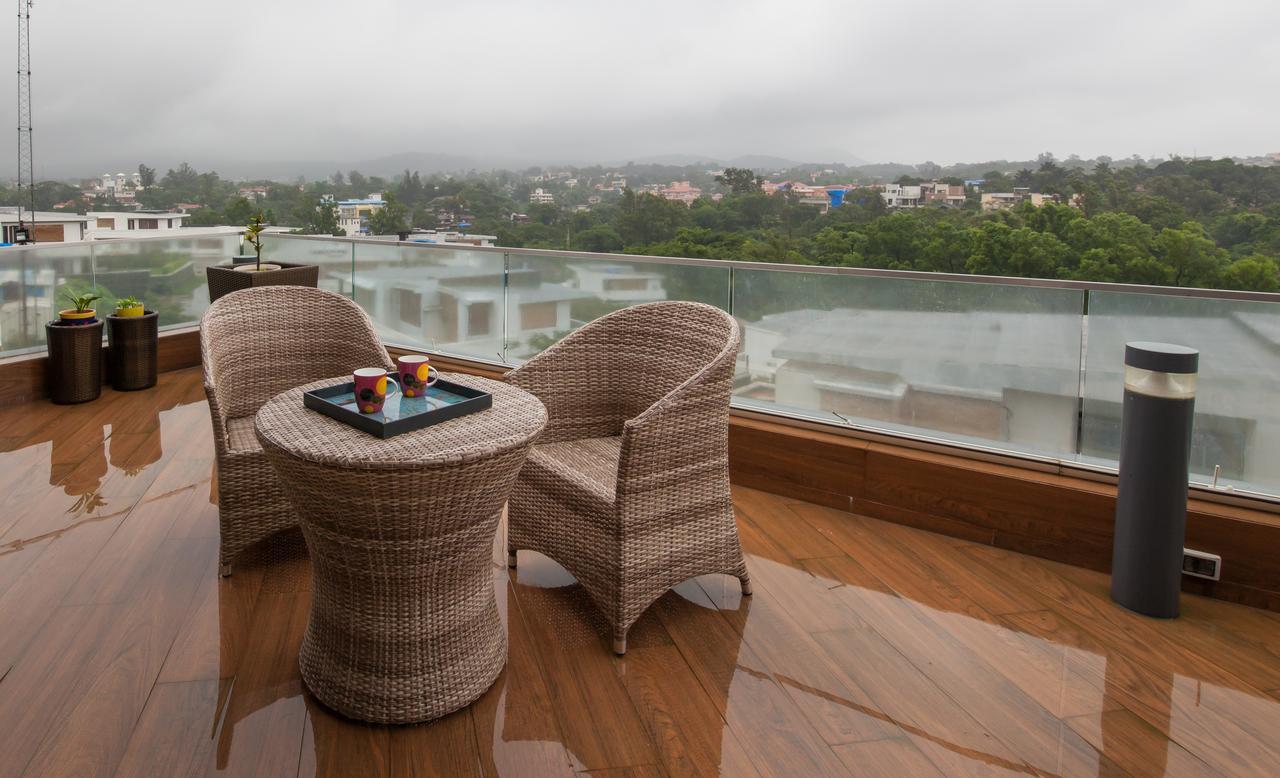 Villa 41 By Stayvista - A Chic Retreat With A Pool, Poker Table, And A Theater Room Lonavala Exterior photo