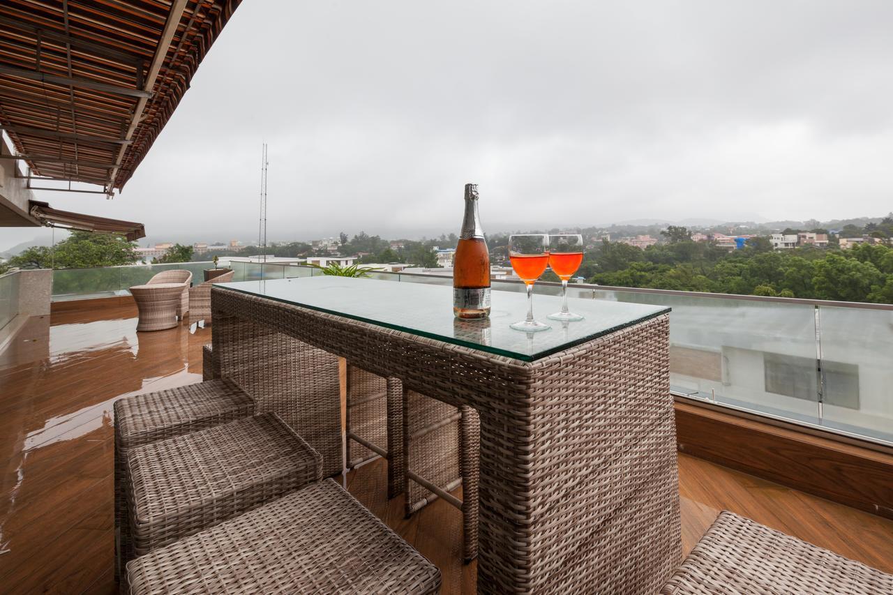 Villa 41 By Stayvista - A Chic Retreat With A Pool, Poker Table, And A Theater Room Lonavala Exterior photo